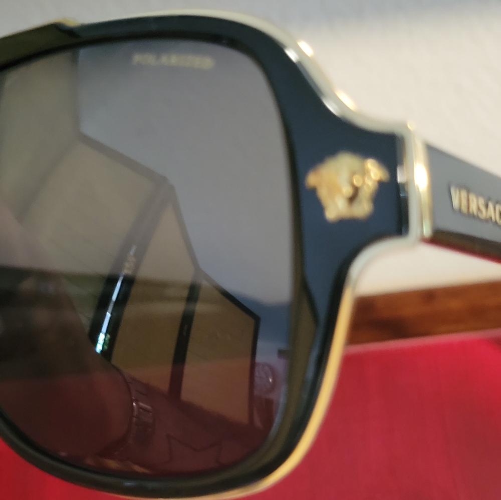 Sumglasses - Picture 5 of 7